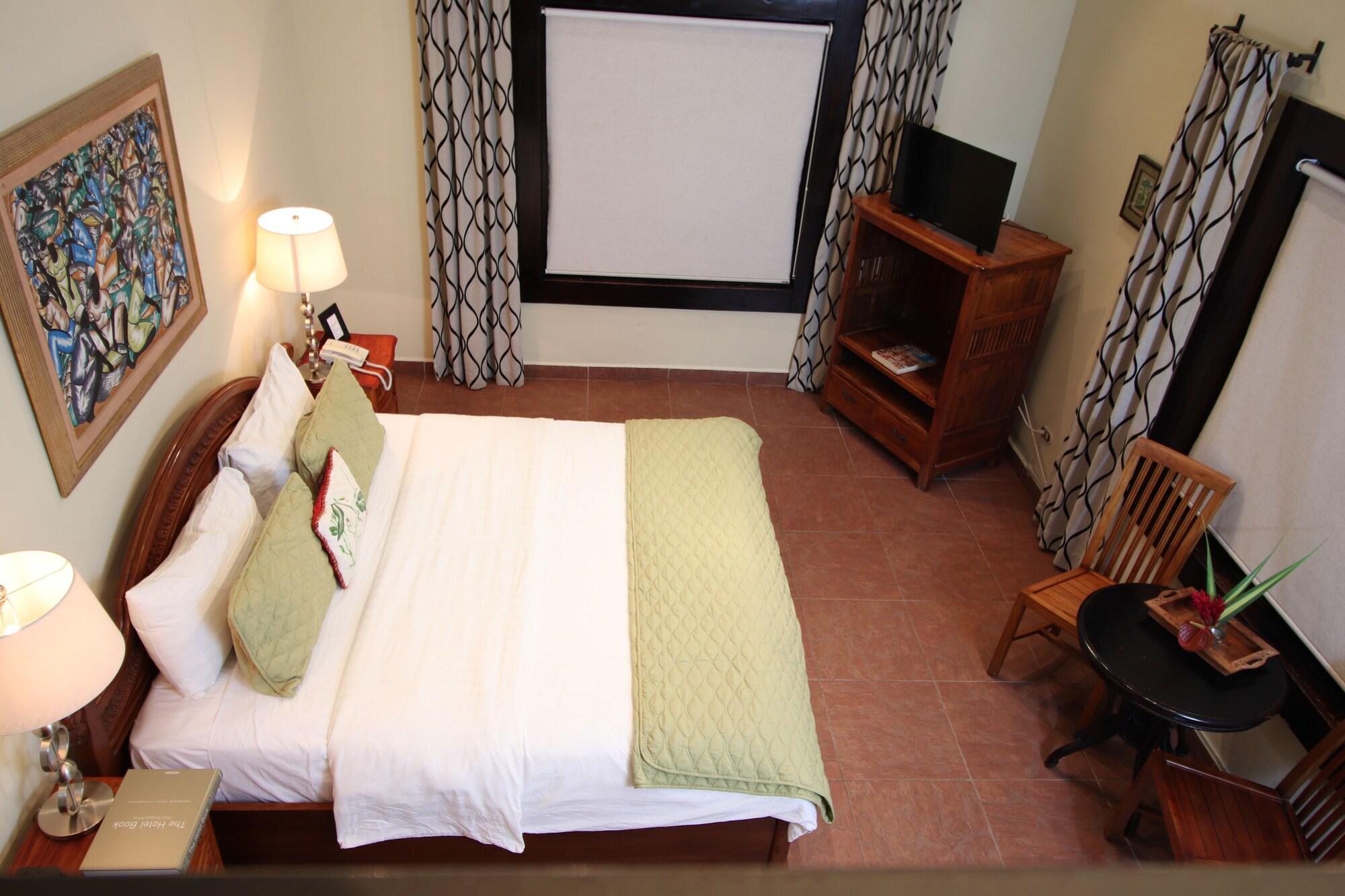 The Riverside 5*